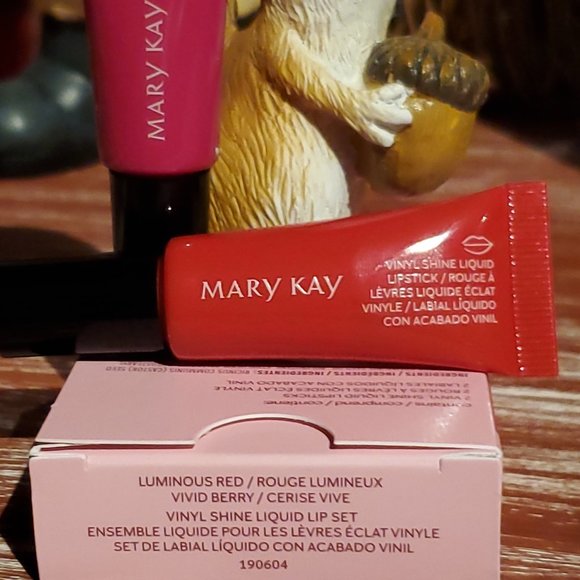 Luminous Red/ Vivid Berry Vinyl Shine Liquid Lip Set - Limited Edition Mary Kay - Picture 1 of 6